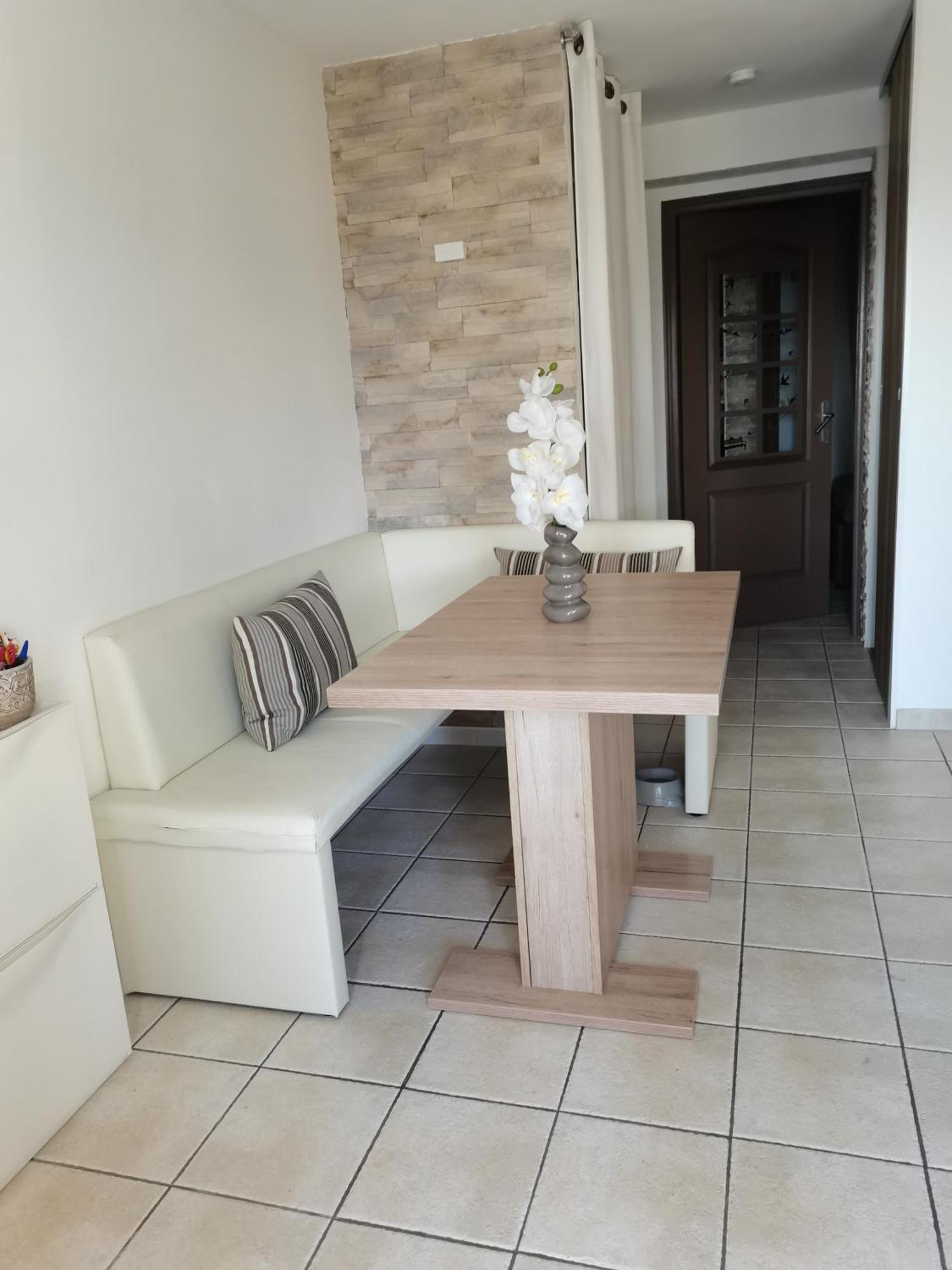 וילנב-לובה Charmant 2P Au Calme, Jardin, Piscine, Vue Panoramique Et Stationnement מראה חיצוני תמונה