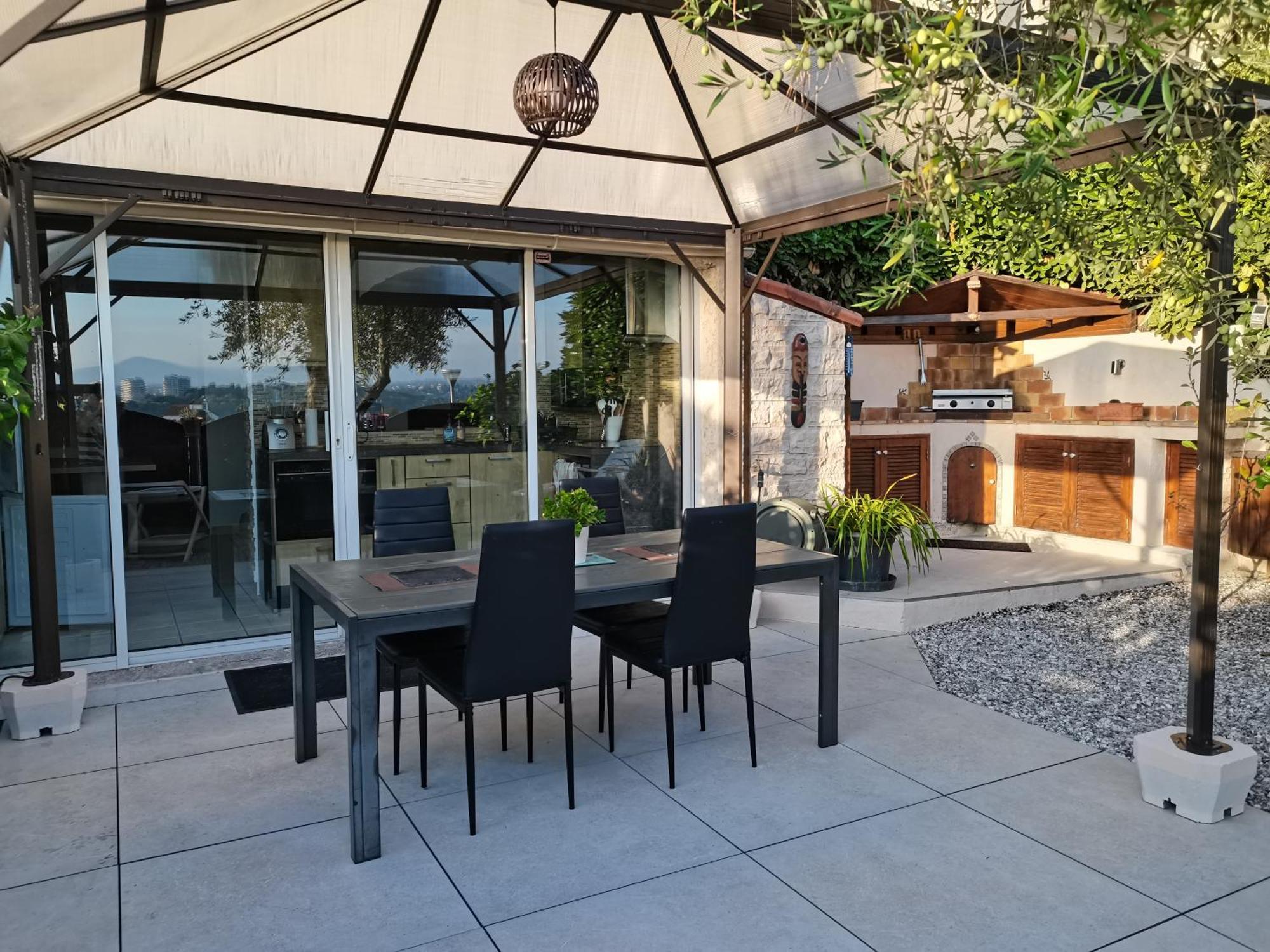 וילנב-לובה Charmant 2P Au Calme, Jardin, Piscine, Vue Panoramique Et Stationnement מראה חיצוני תמונה